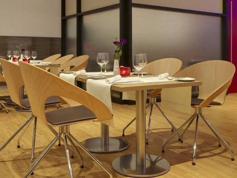 Отель Intercityhotel Hauptbahnhof 4*