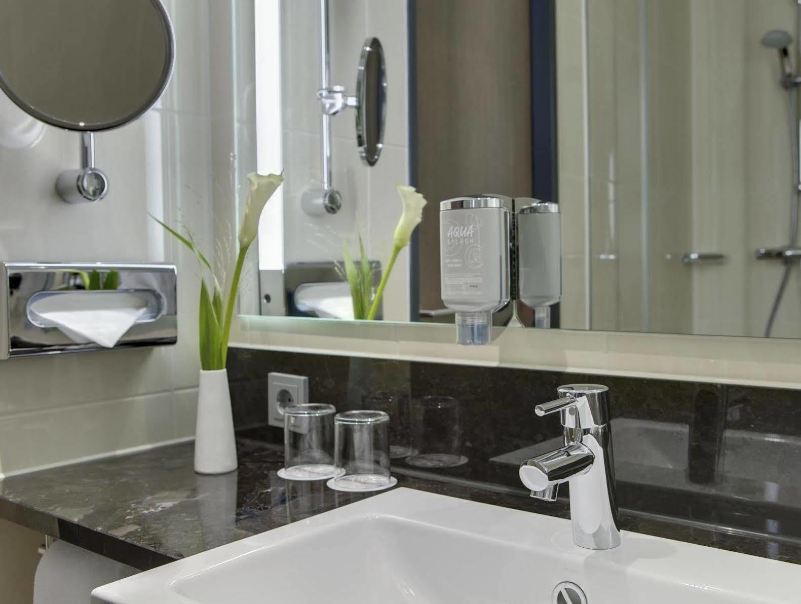 Intercityhotel Hauptbahnhof 4* Berlín